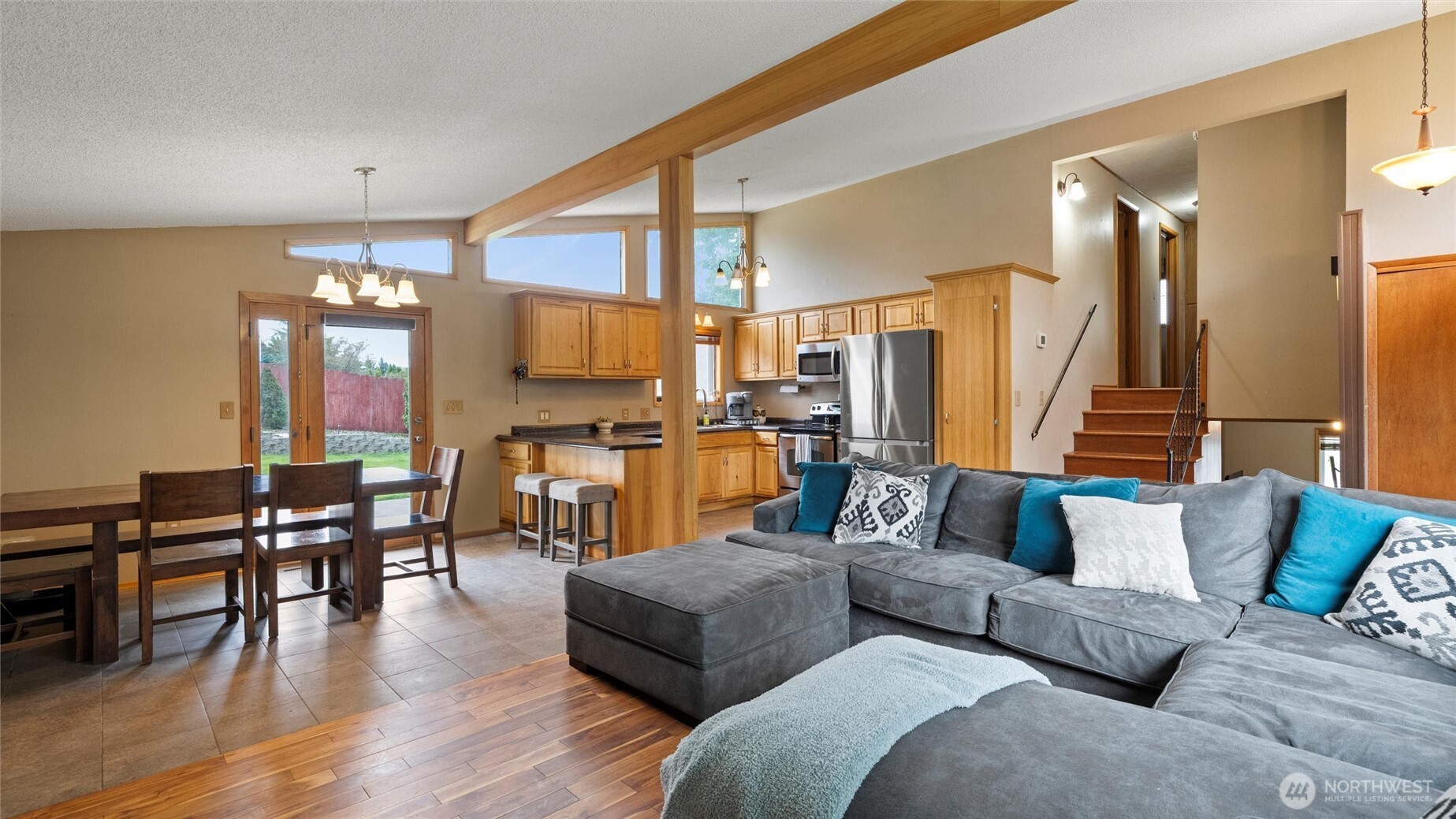 810 E Spring Street Property Photo 11