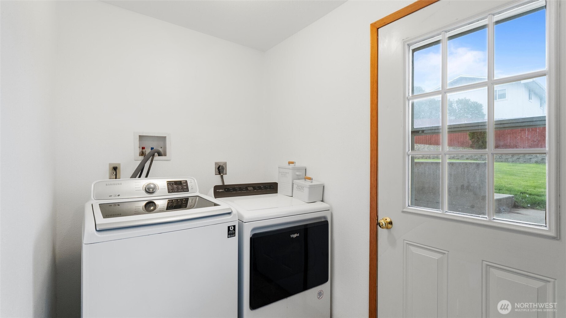 810 E Spring Street Property Photo 18