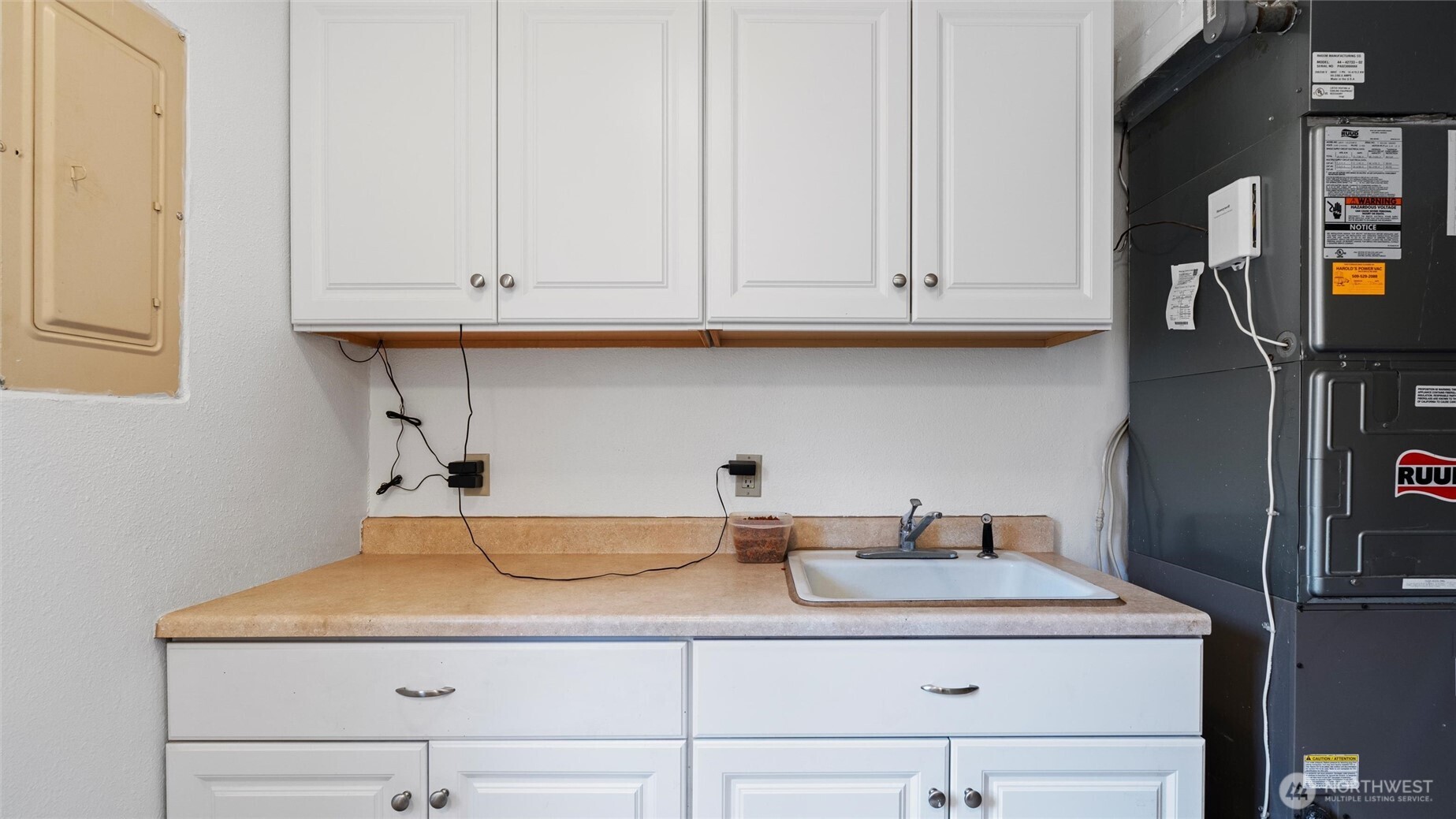 810 E Spring Street Property Photo 19