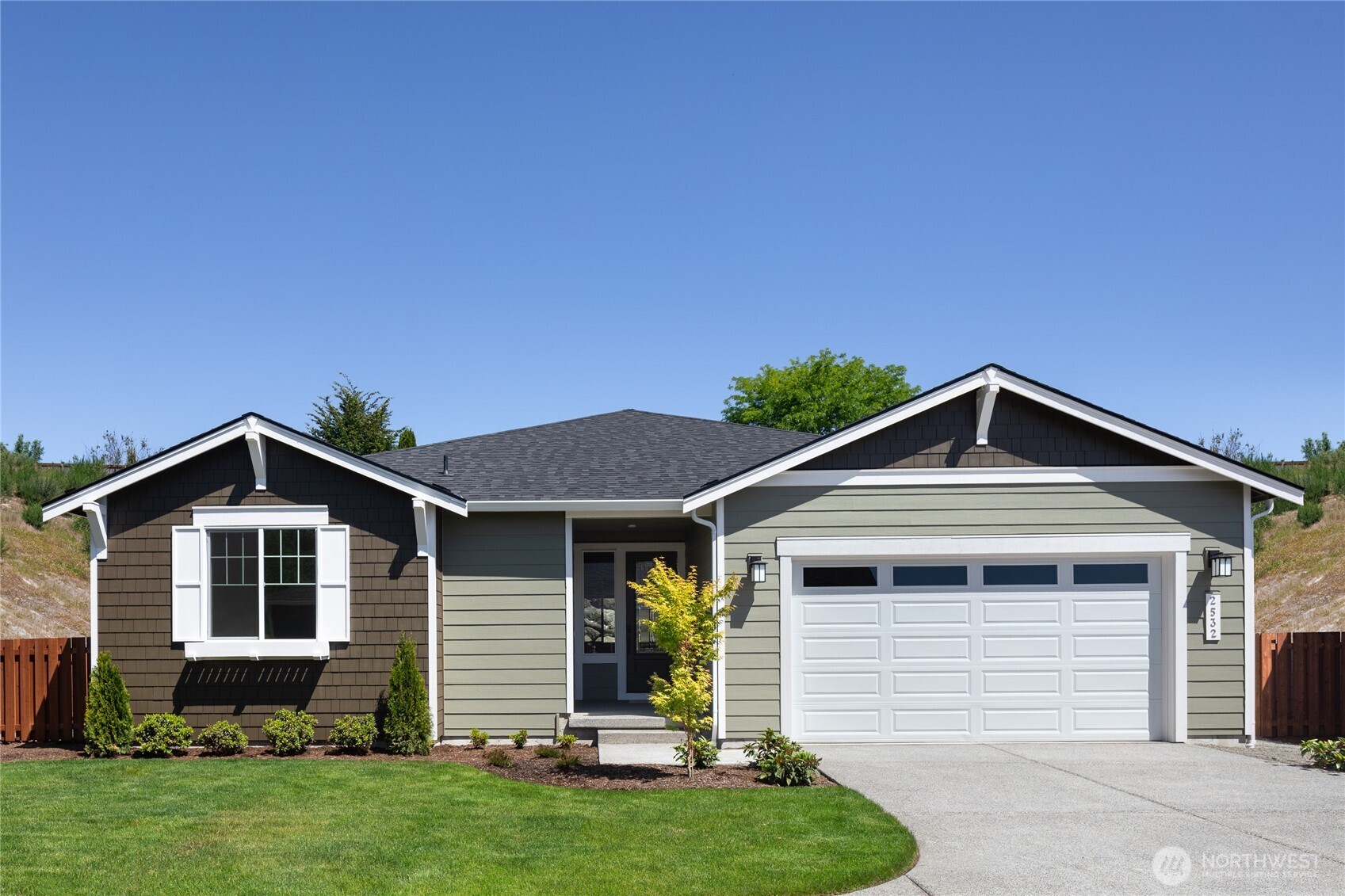 2532 Acer Loop Property Photo 1