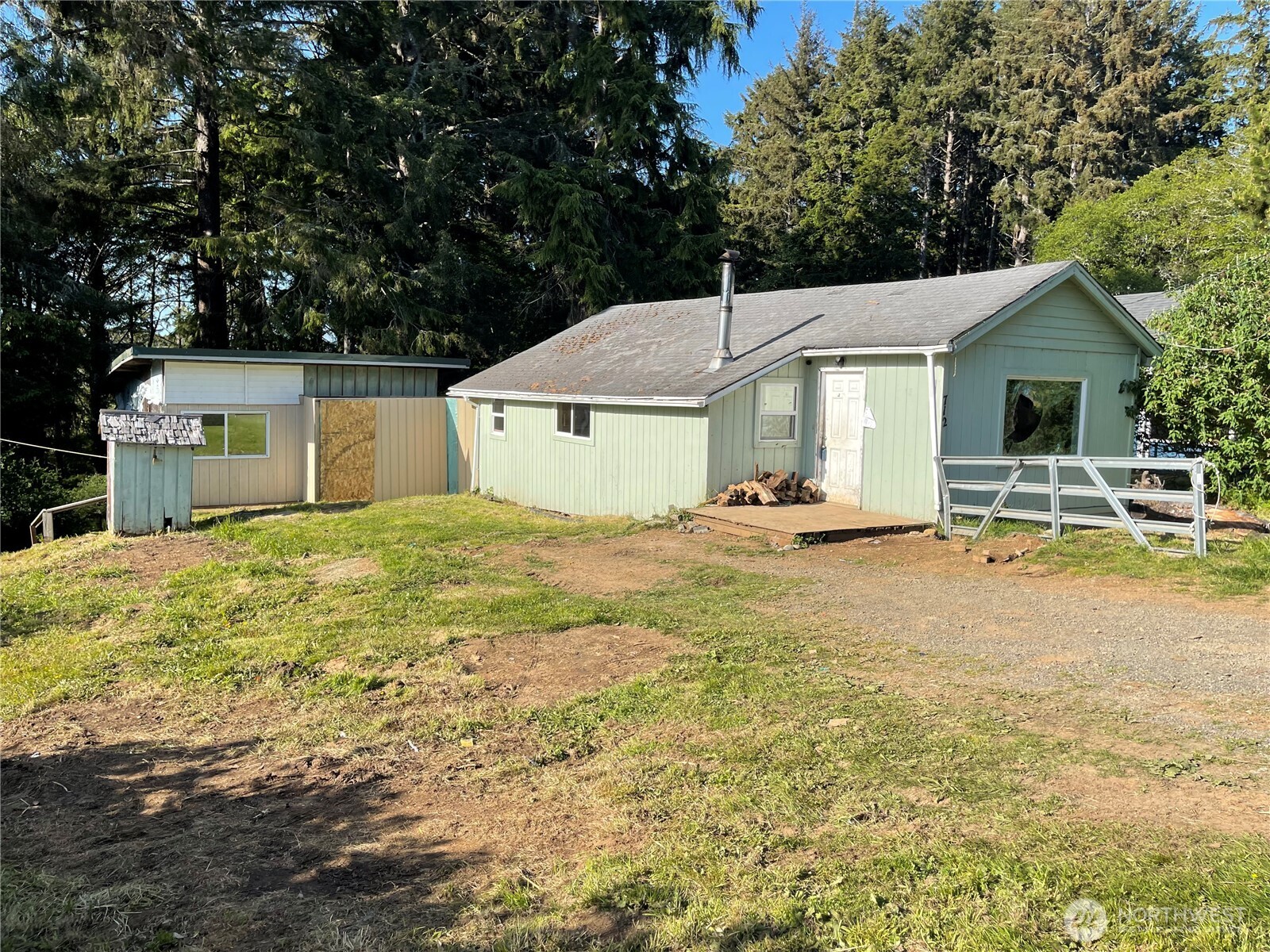 712 Copalis Beach Road Property Photo 1