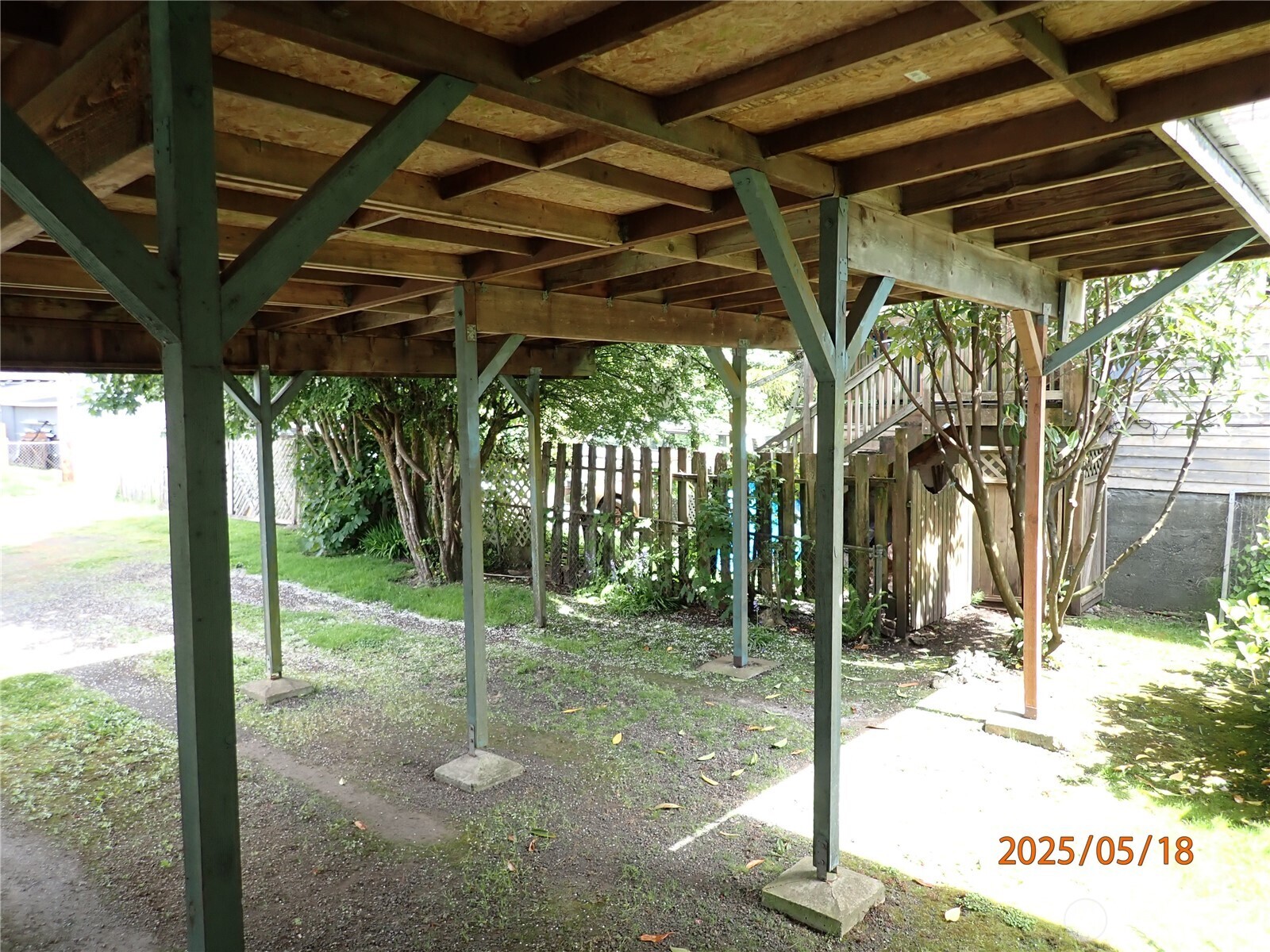 214 W 1st Street Property Photo 20