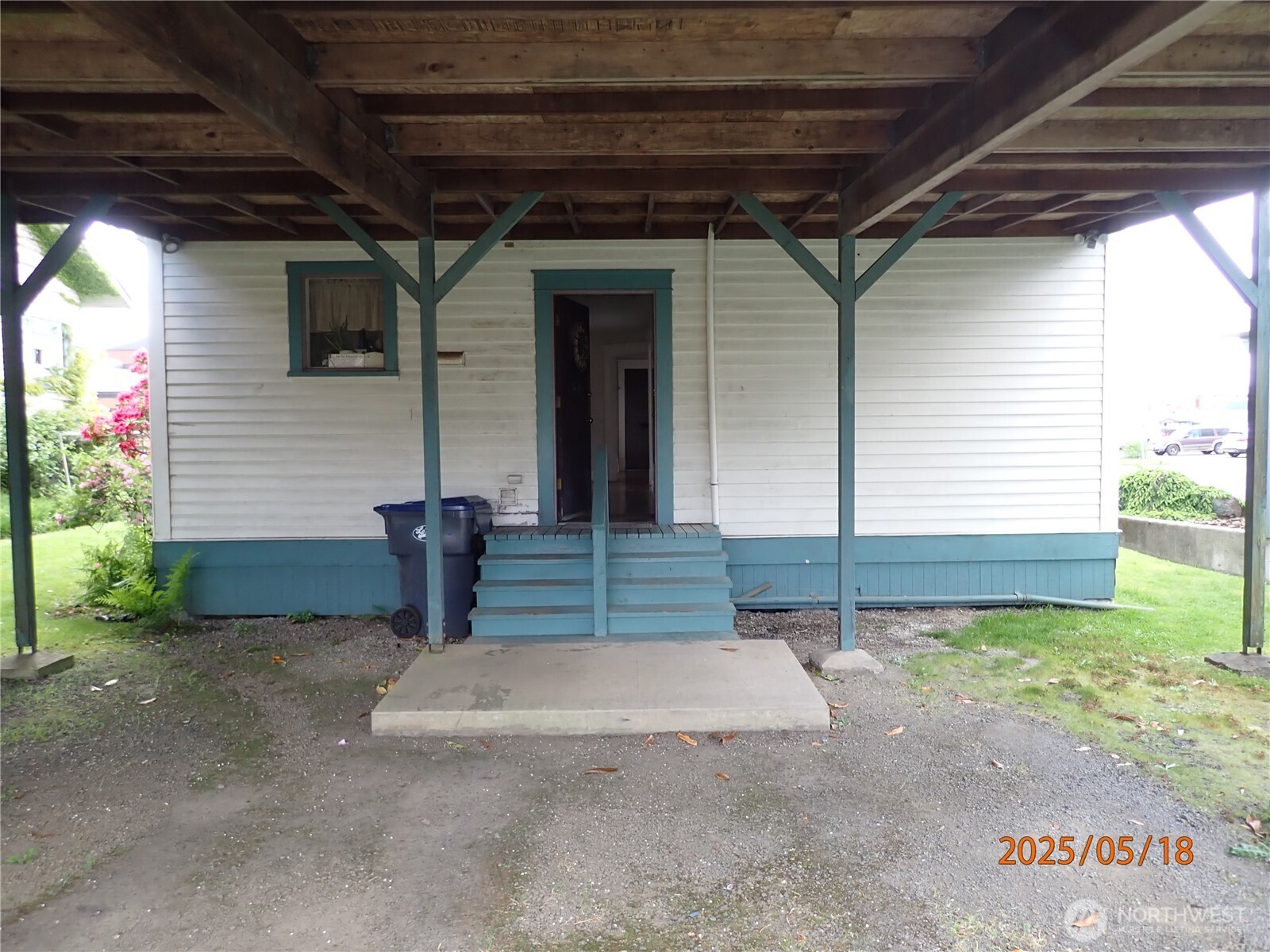 214 W 1st Street Property Photo 23