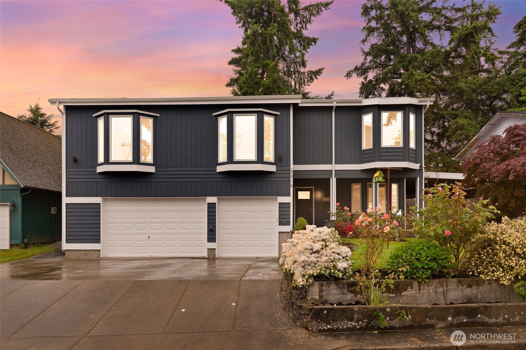 22718 1st Place Property Photo 2