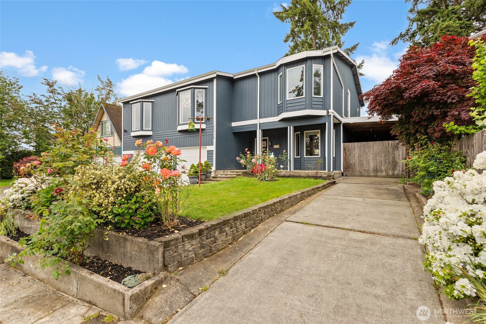22718 1st Place Property Photo 3