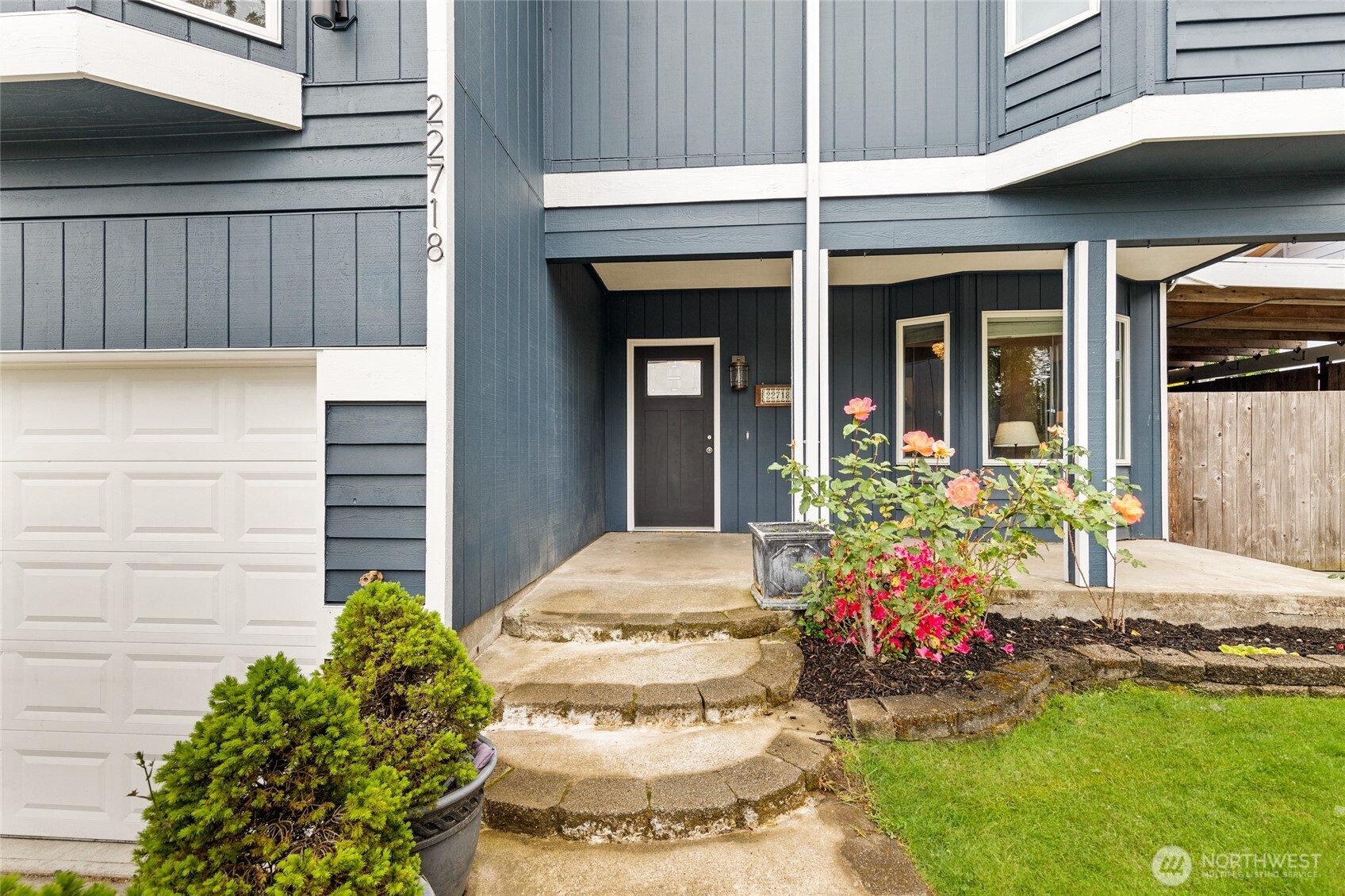 22718 1st Place Property Photo 4