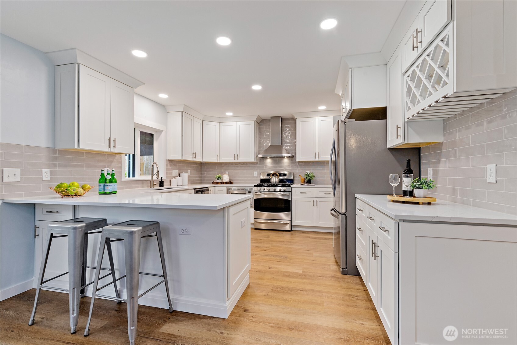 22718 1st Place Property Photo 10