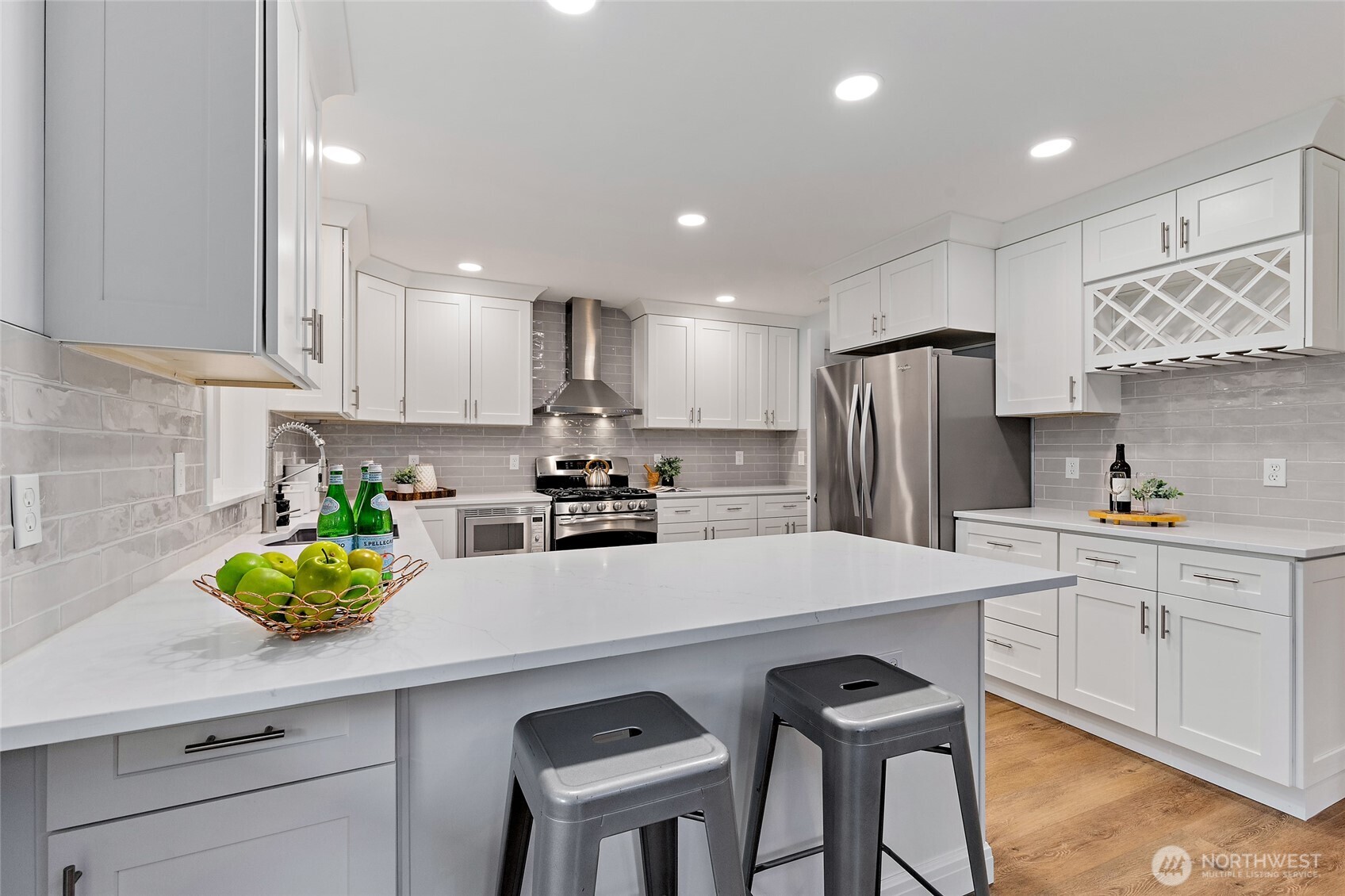 22718 1st Place Property Photo 11