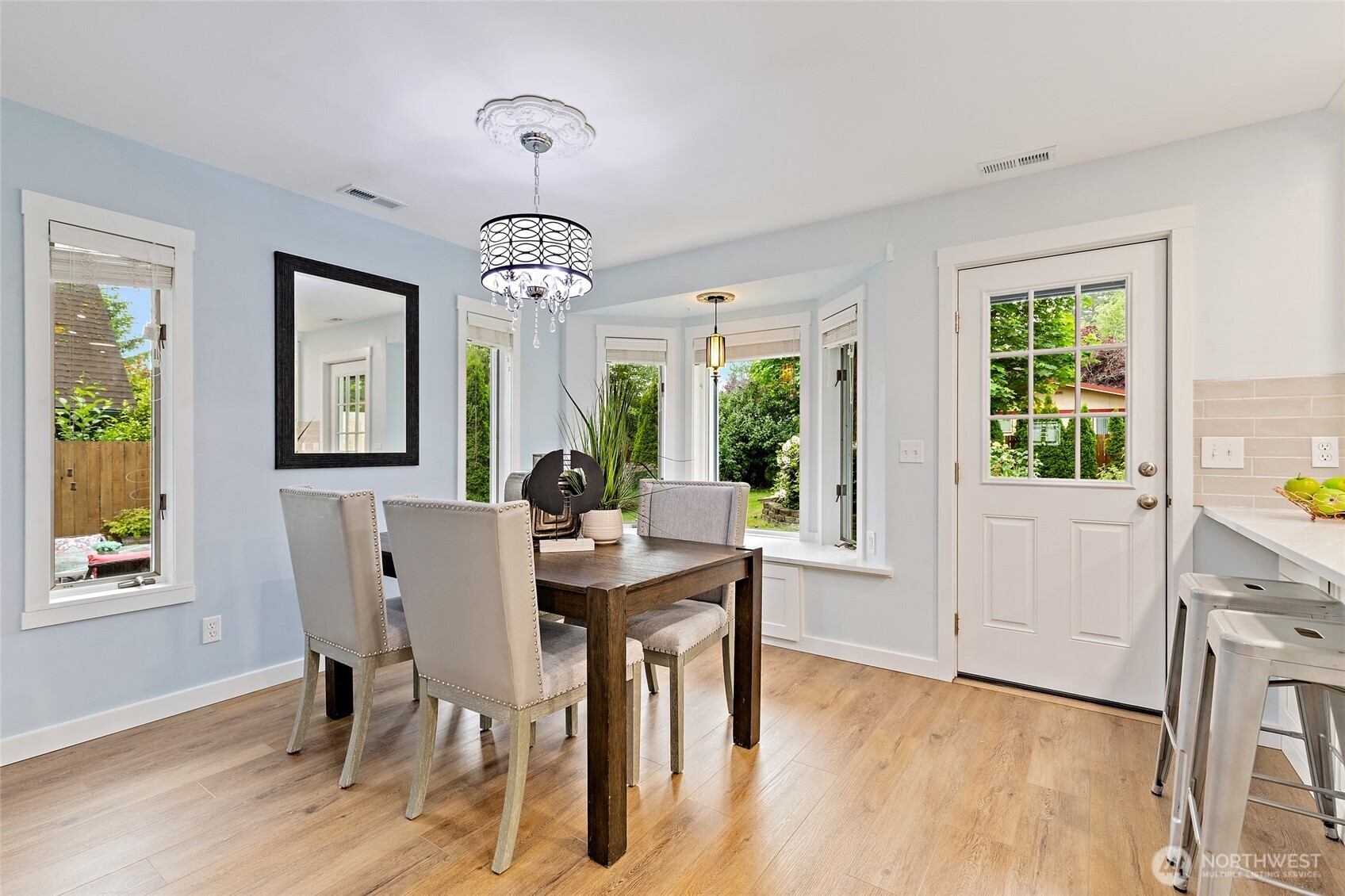 22718 1st Place Property Photo 14