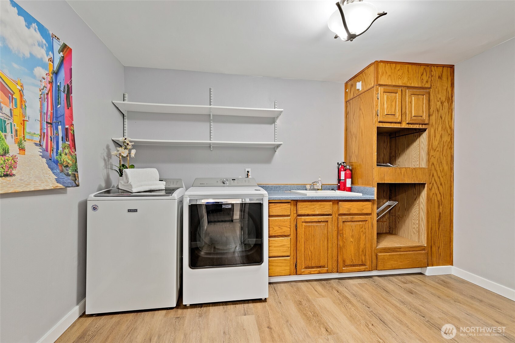22718 1st Place Property Photo 16