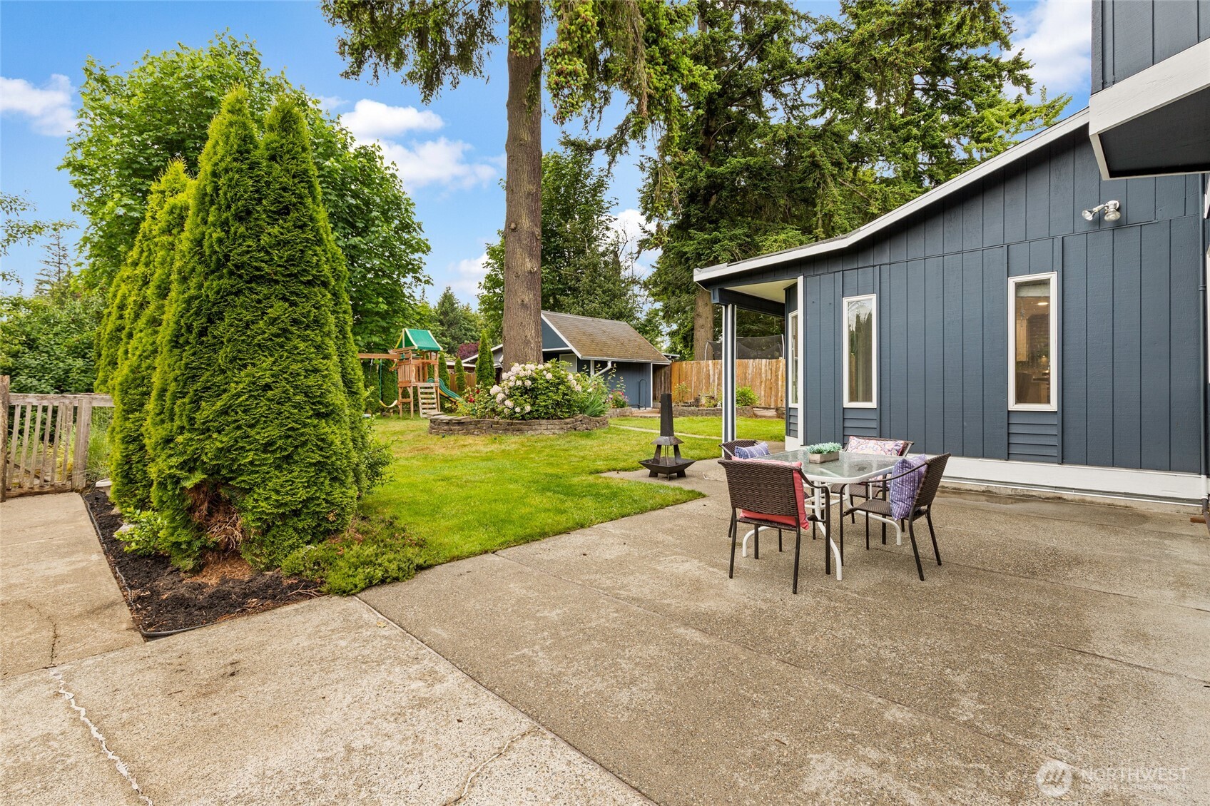 22718 1st Place Property Photo 34