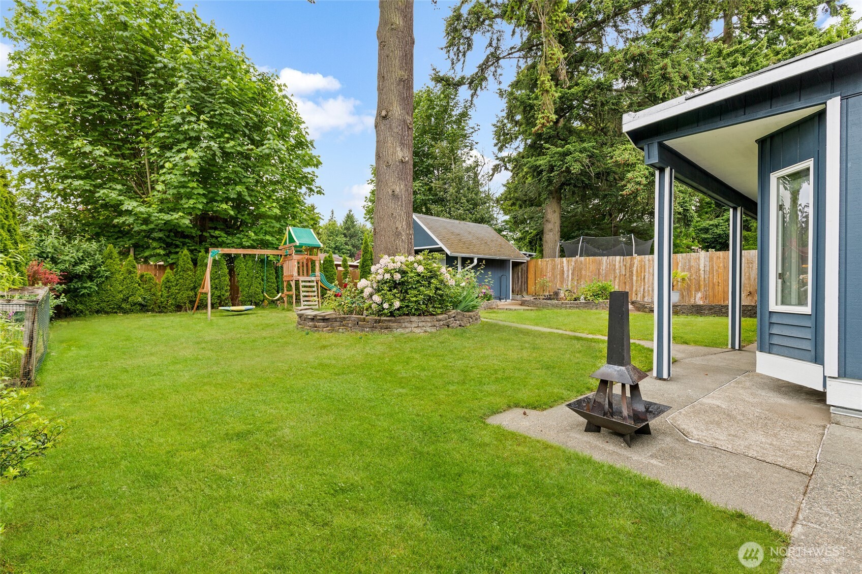 22718 1st Place Property Photo 35