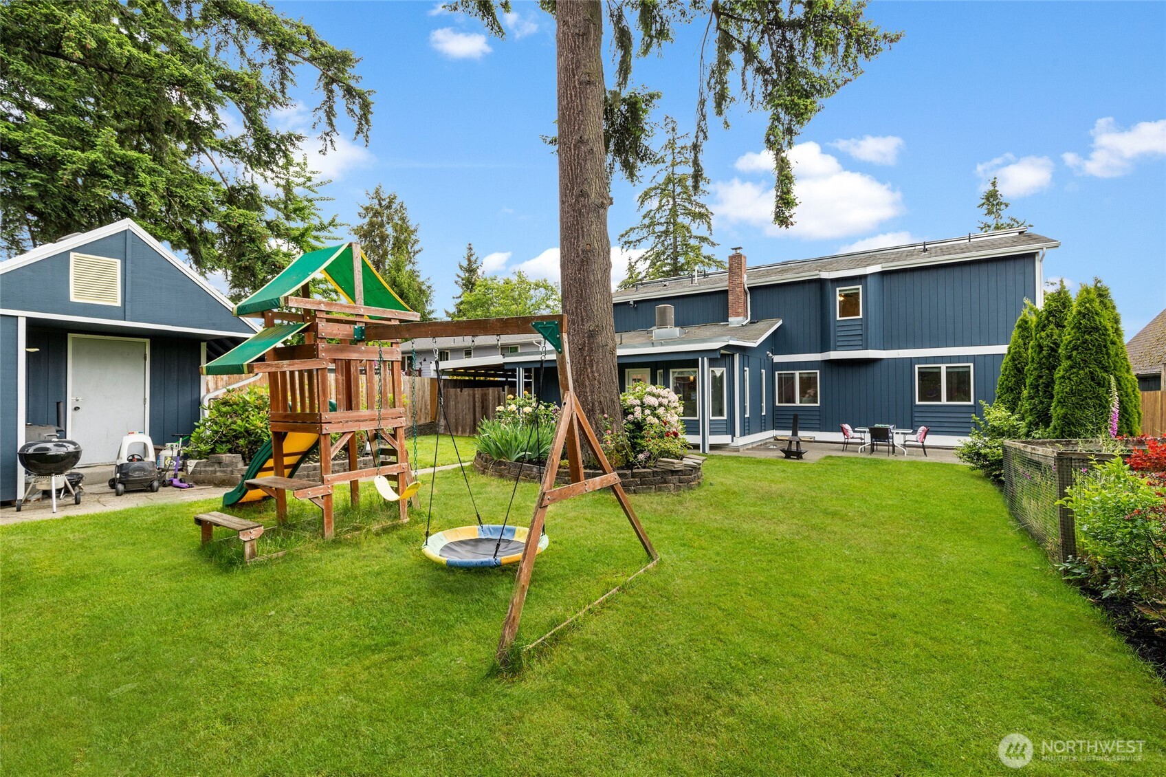 22718 1st Place Property Photo 36