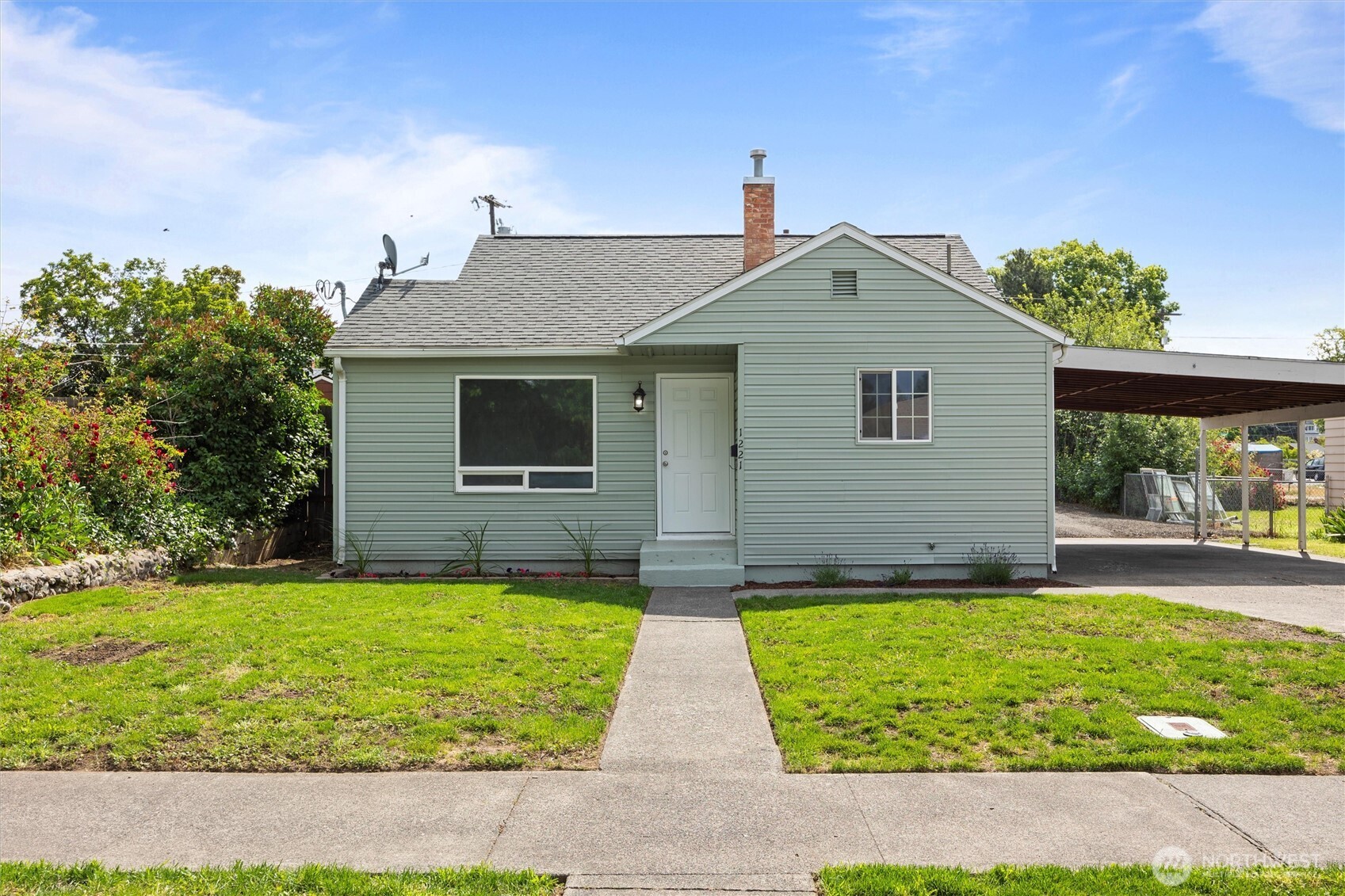 1221 Tillamook Street Property Photo 1