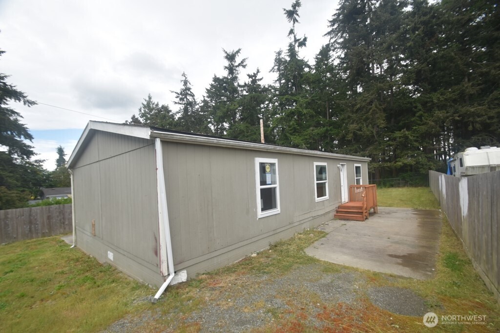 3234 Whitney Drive Property Photo 1