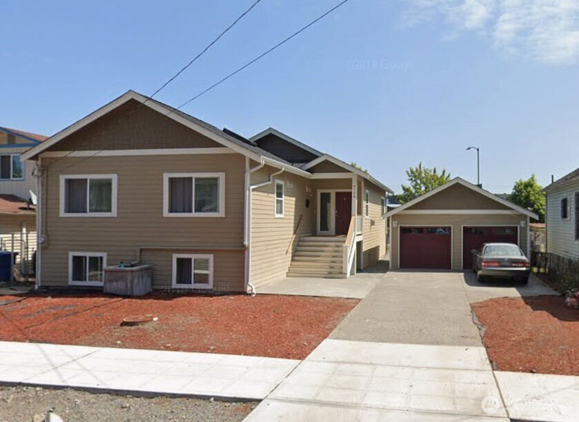 4728 30th Avenue Property Photo 1