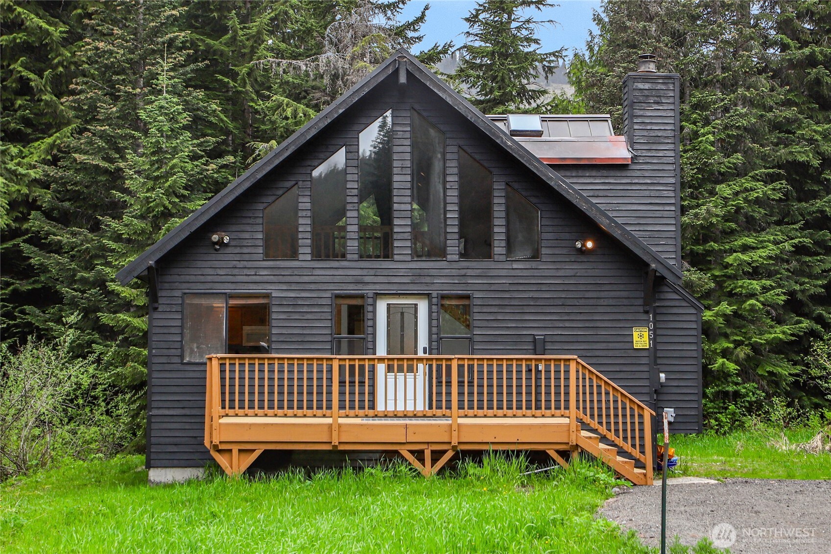 1051 Yellowstone Property Photo 1
