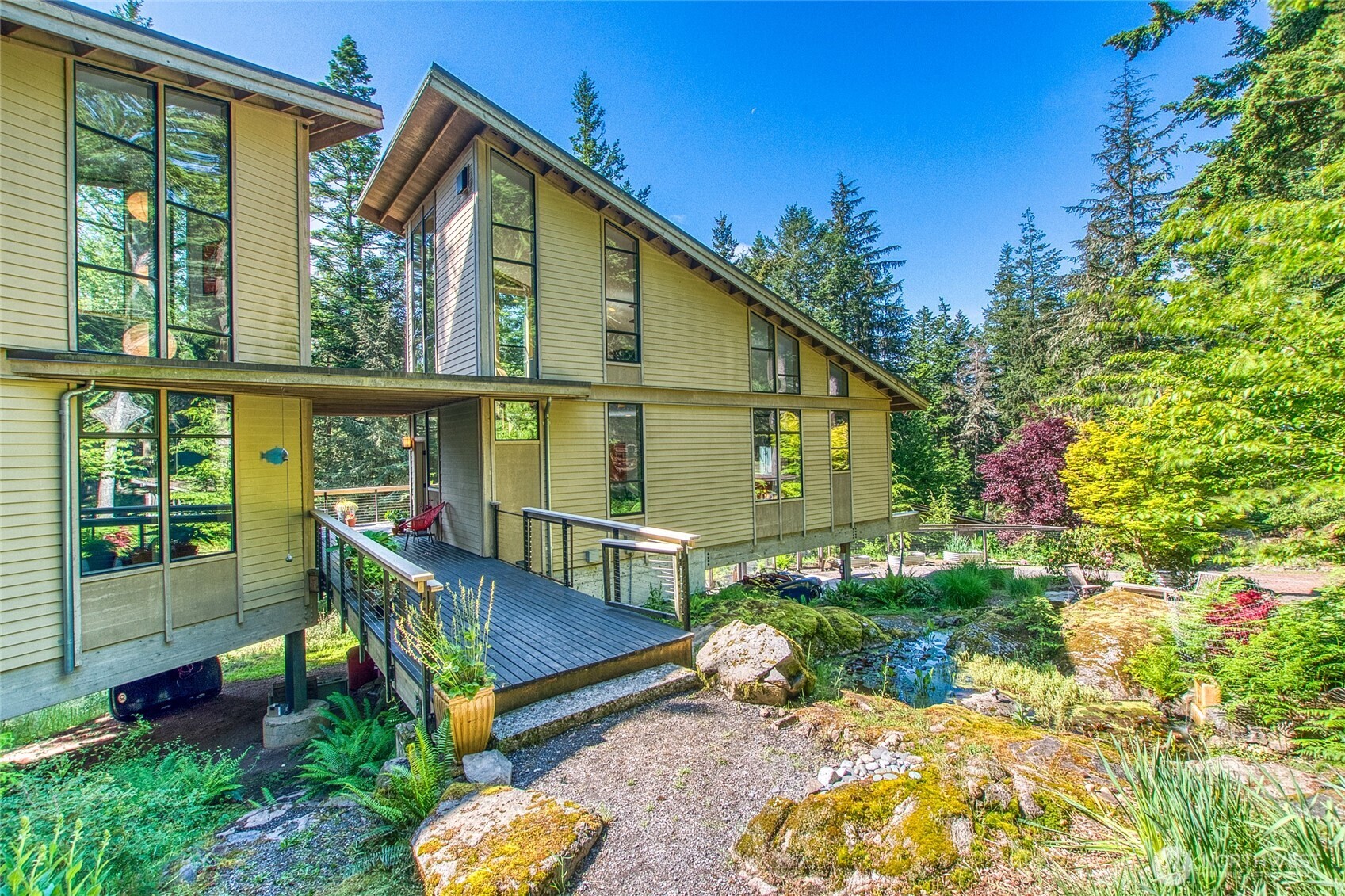808 Pioneer Hill Road Property Photo 1