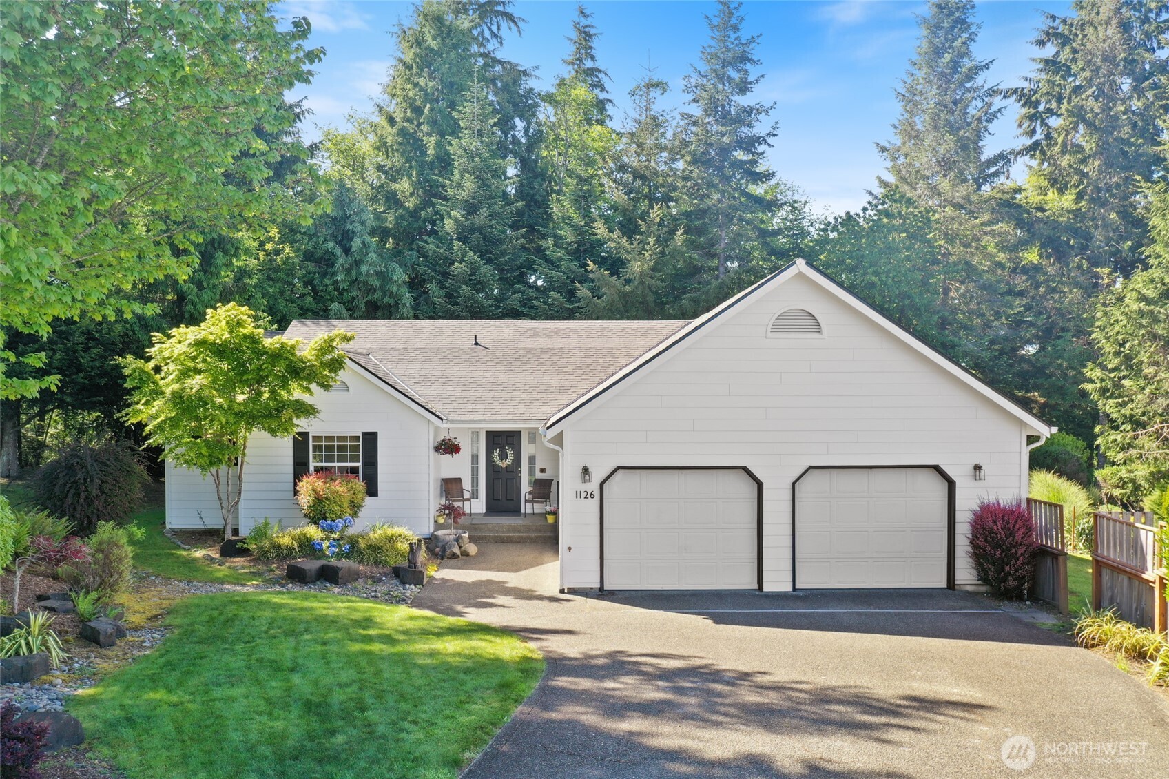 1126 Hill Court Property Photo 1