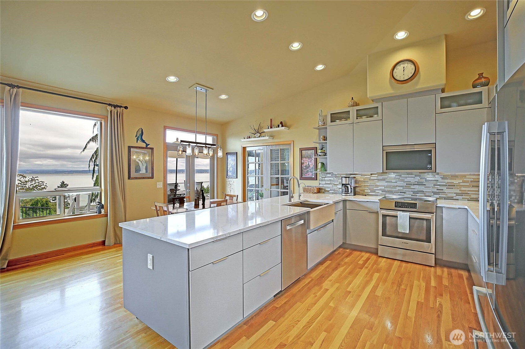 1351 Crestview Drive Property Photo 15