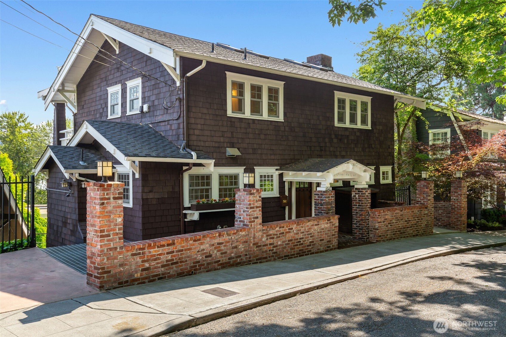 1542 Grand Avenue Property Photo
