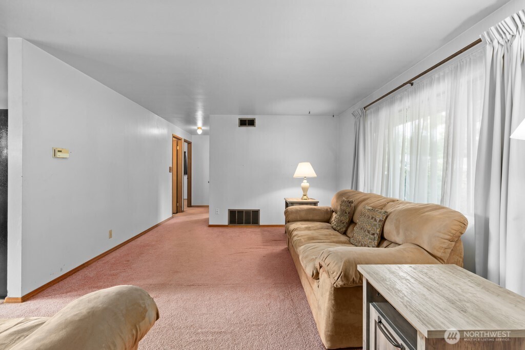 11939 Se 169th Place Property Photo 5