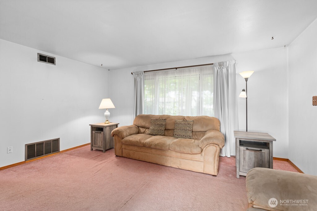 11939 Se 169th Place Property Photo 6