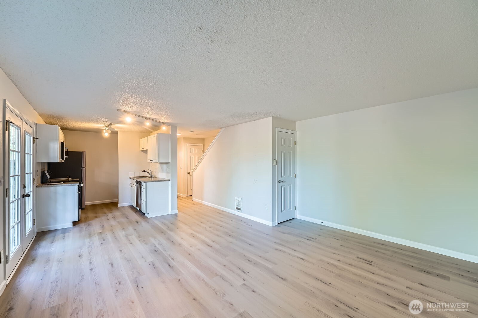 13067 Pacific Highway C Property Photo 3