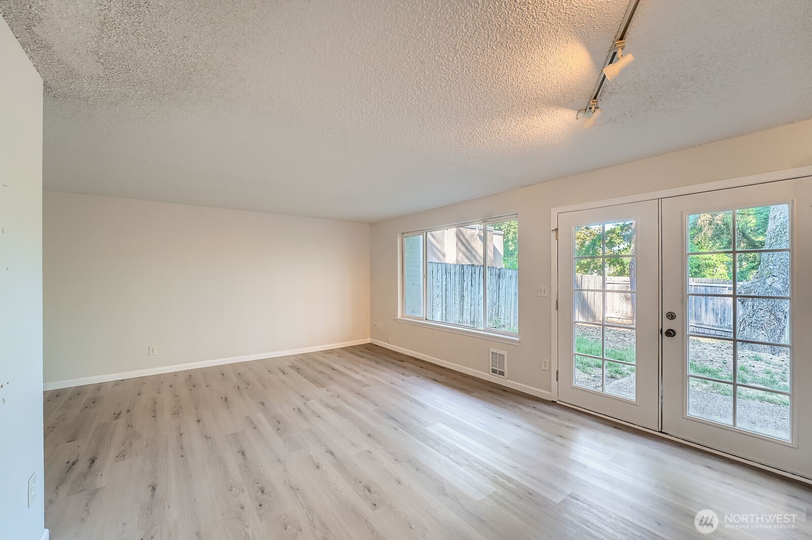 13067 Pacific Highway C Property Photo 6