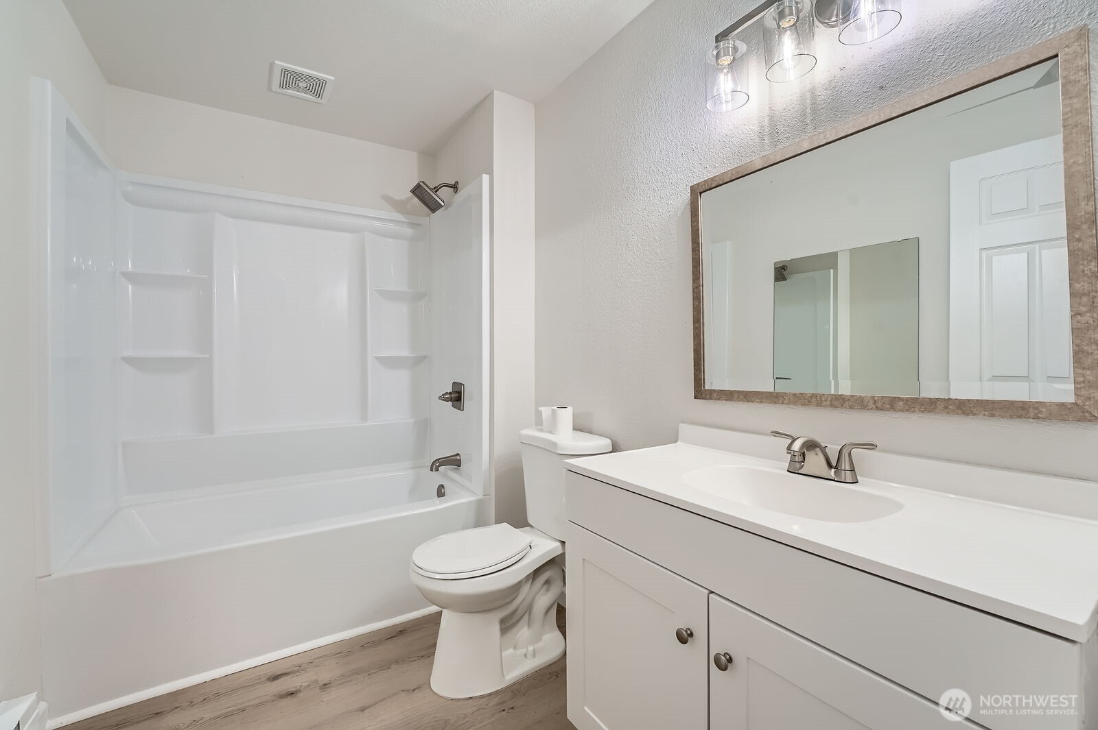 13067 Pacific Highway C Property Photo 9