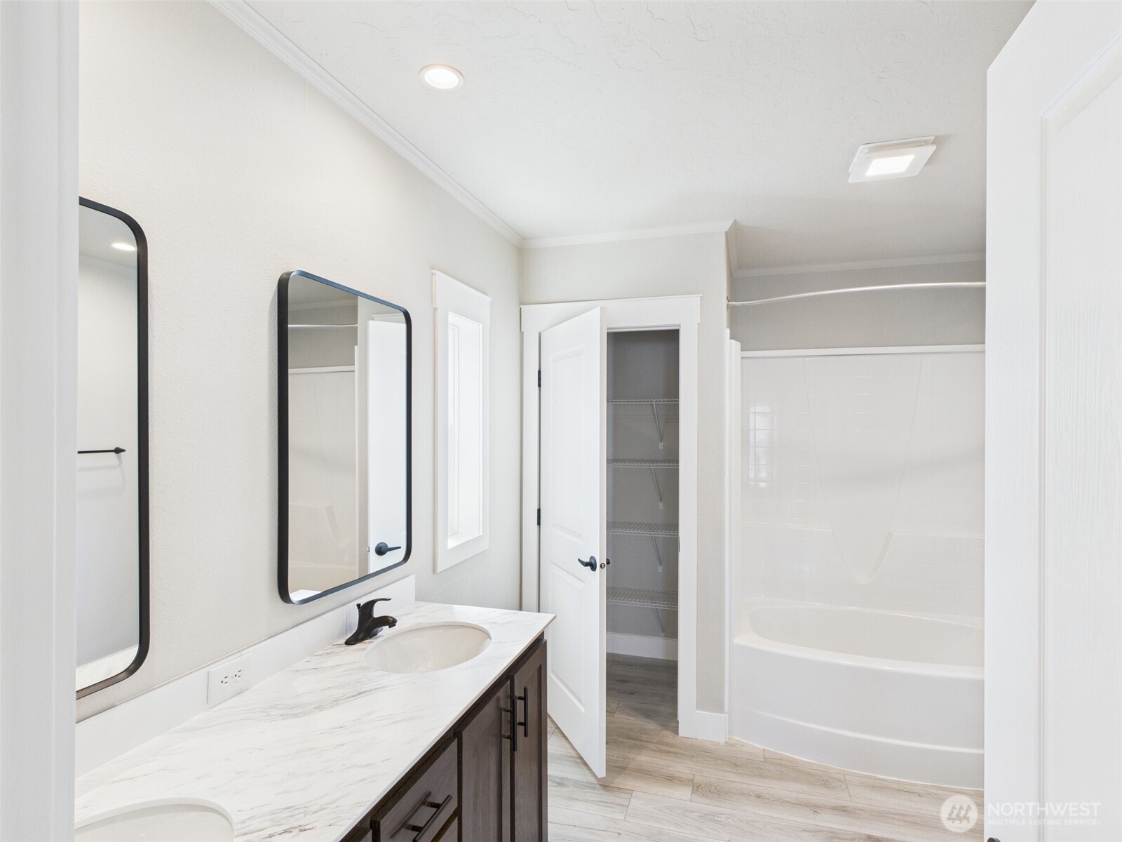 720 S Jefferson Street Property Photo 14