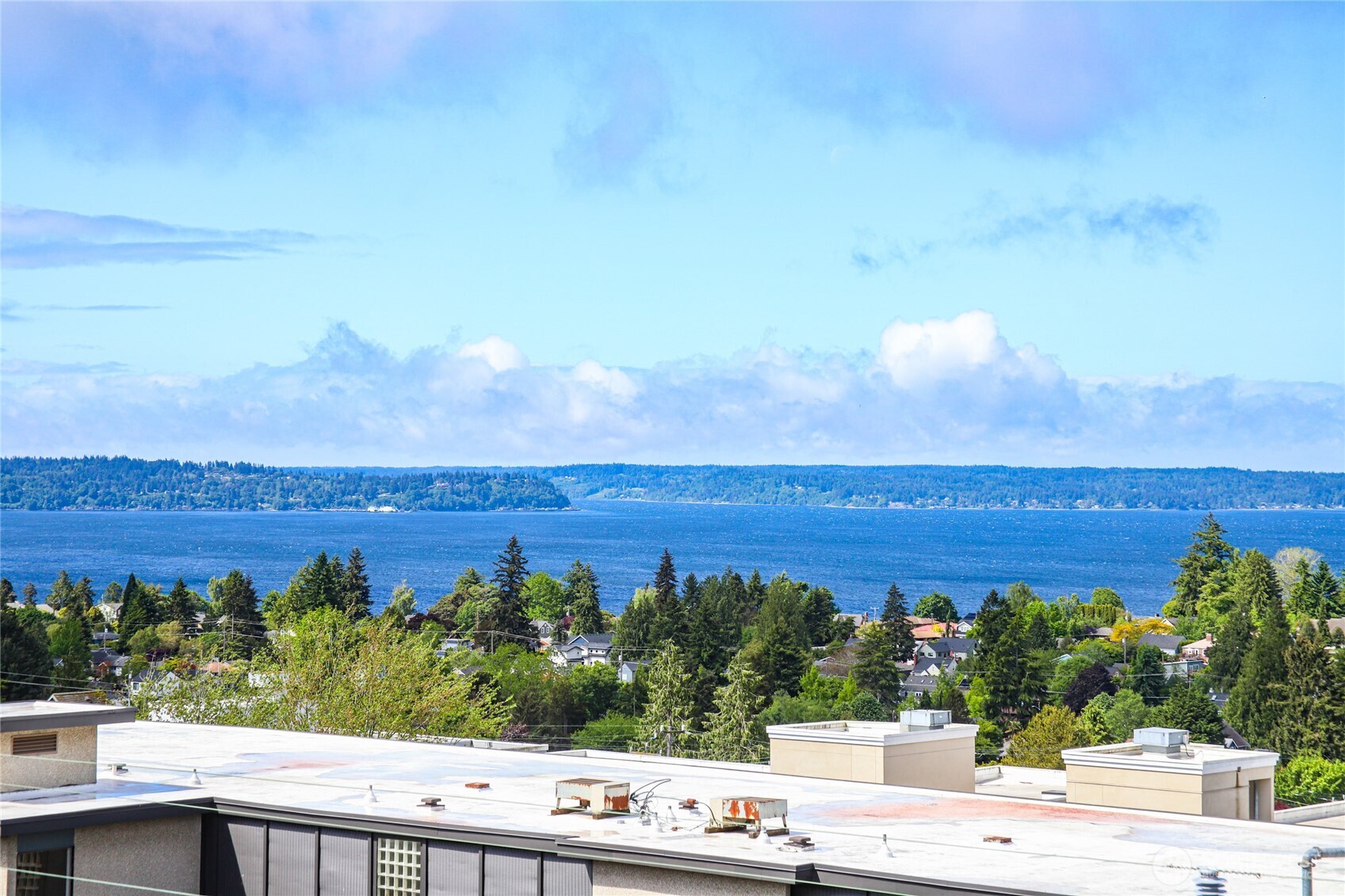 4517 44th Avenue Unit B Property Photo 1