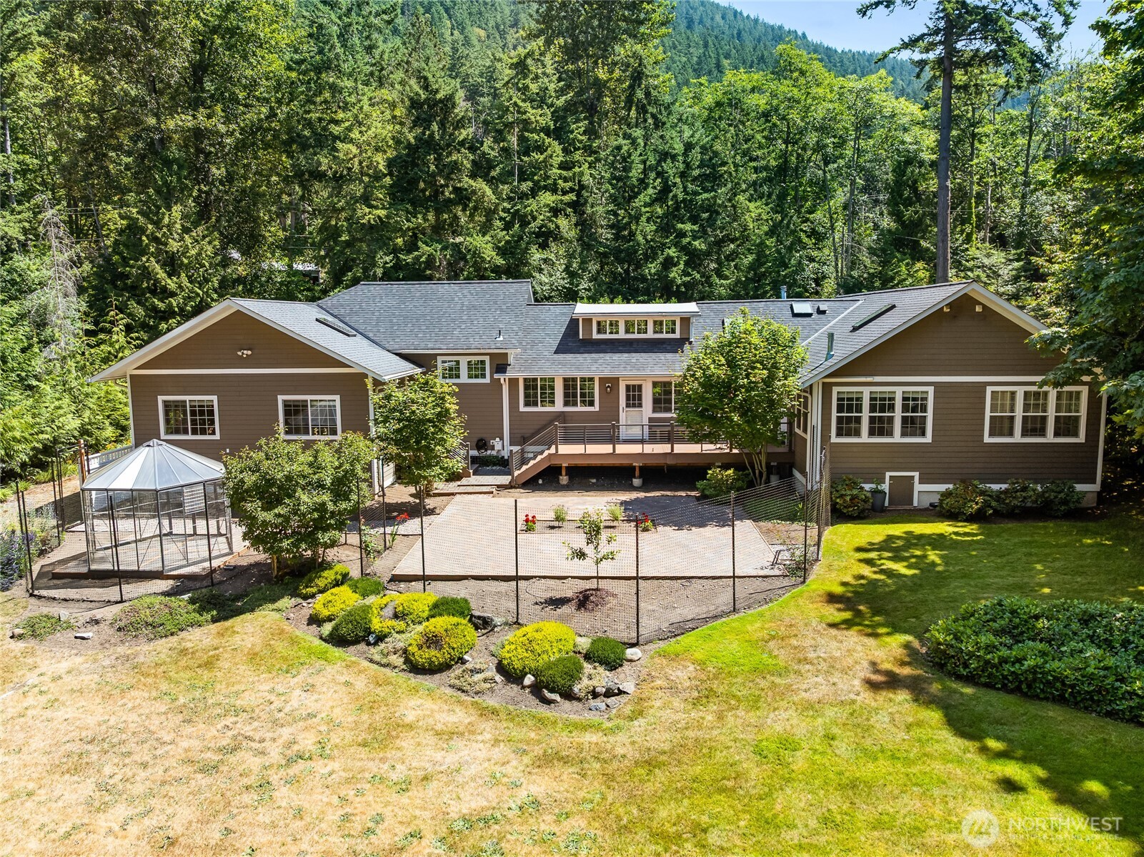 761 Chuckanut Drive Property Photo 1