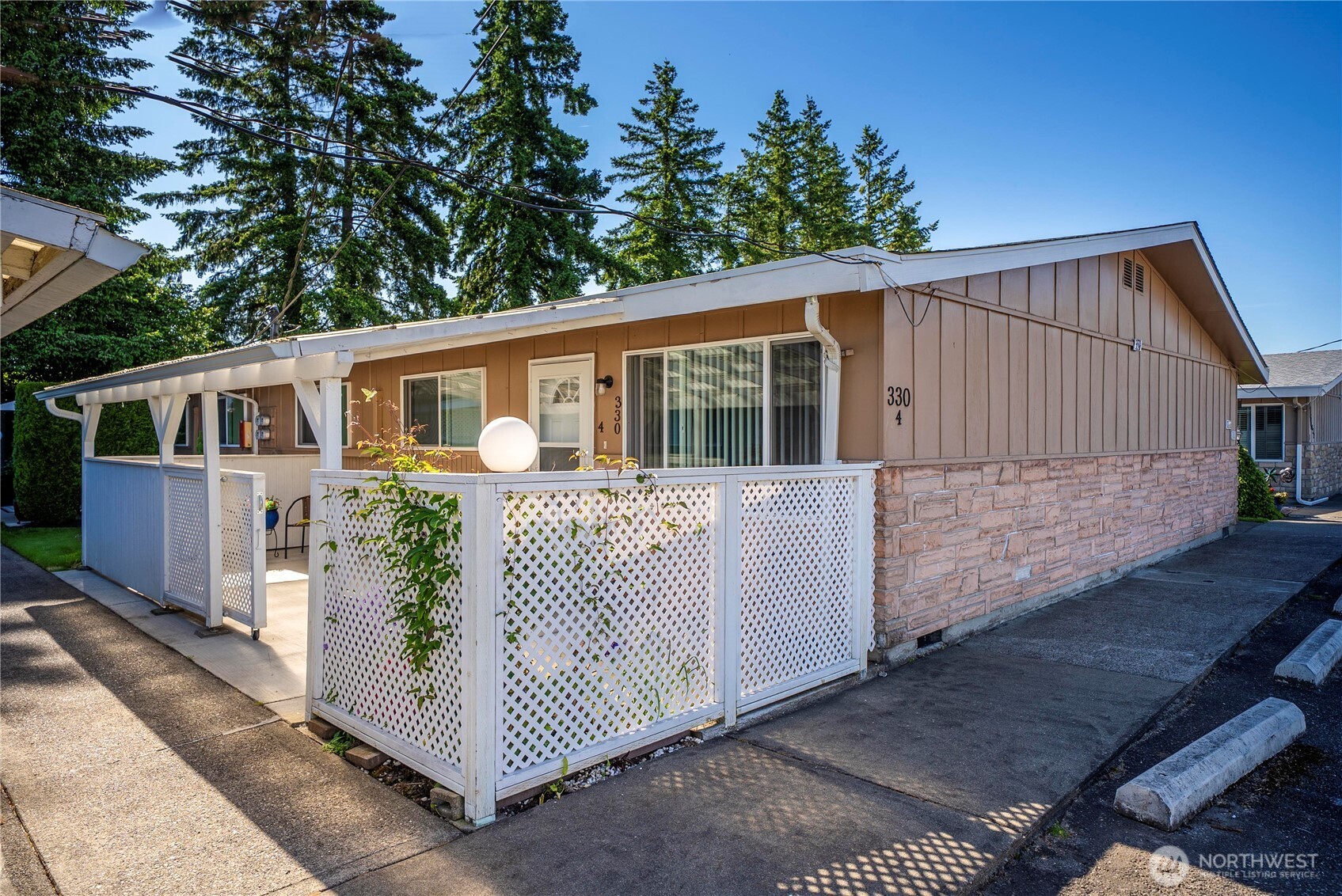 330 7th Place 4 Property Photo 1