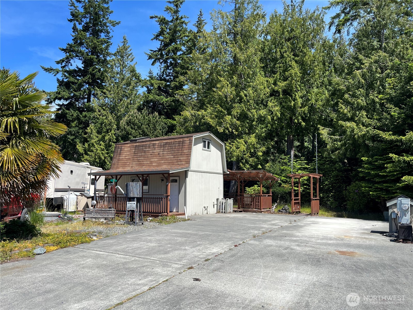 392 Industrial Parkway 8 Property Photo 1