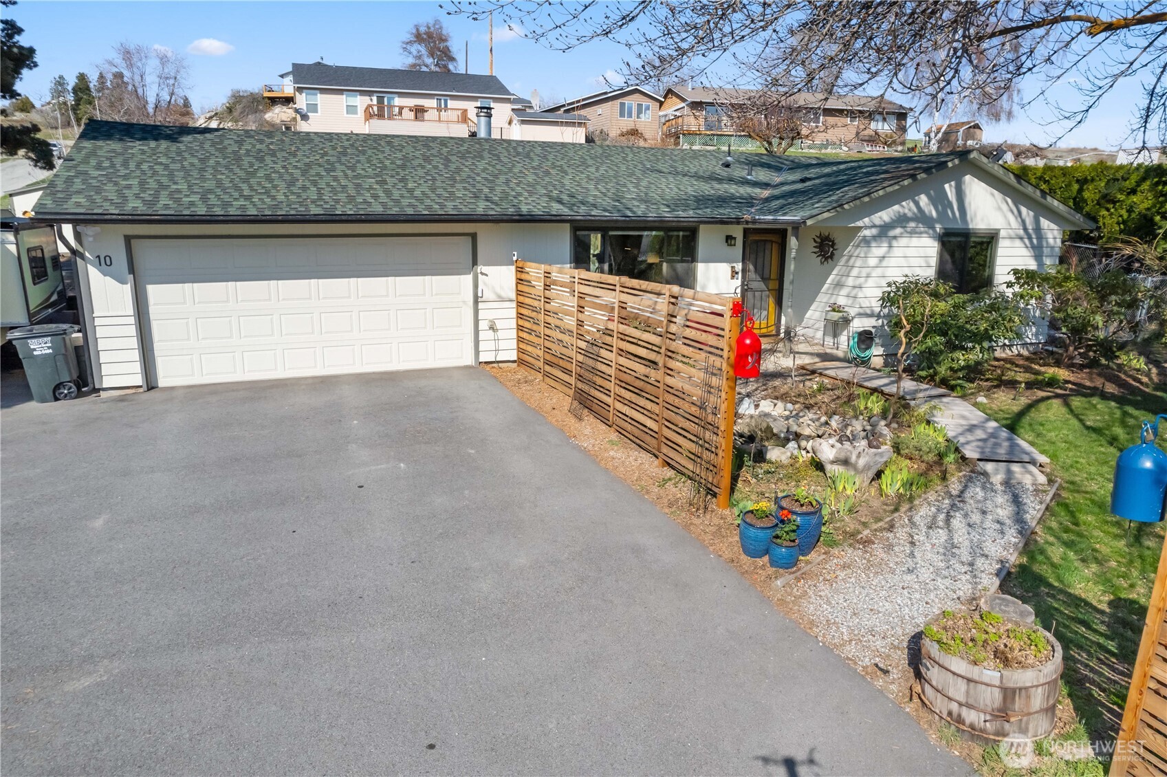 10 Hope Lane Property Photo 1