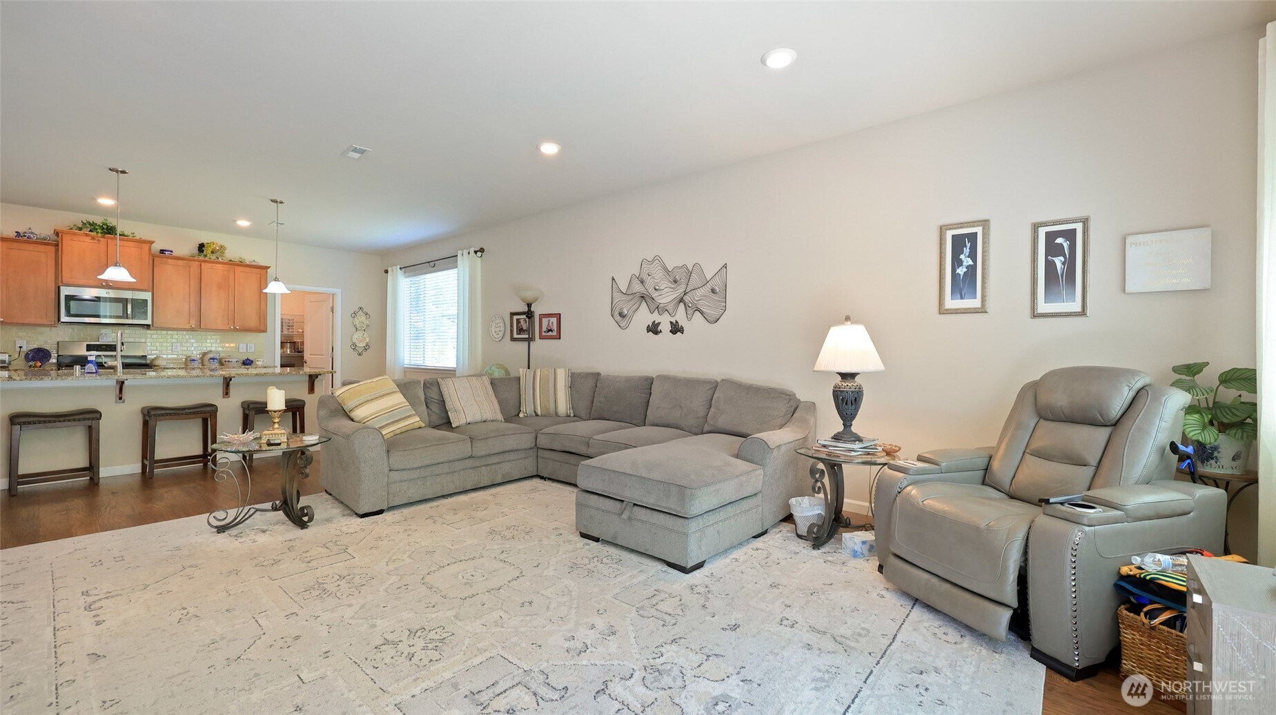 7325 Ashdown Lane Property Photo 3