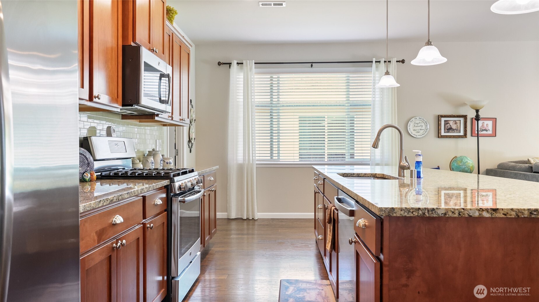 7325 Ashdown Lane Property Photo 6