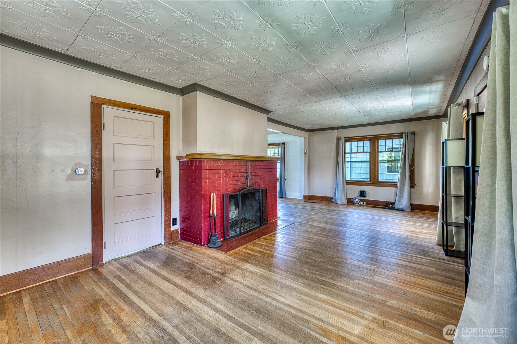 2150 N Callow Avenue Property Photo 5