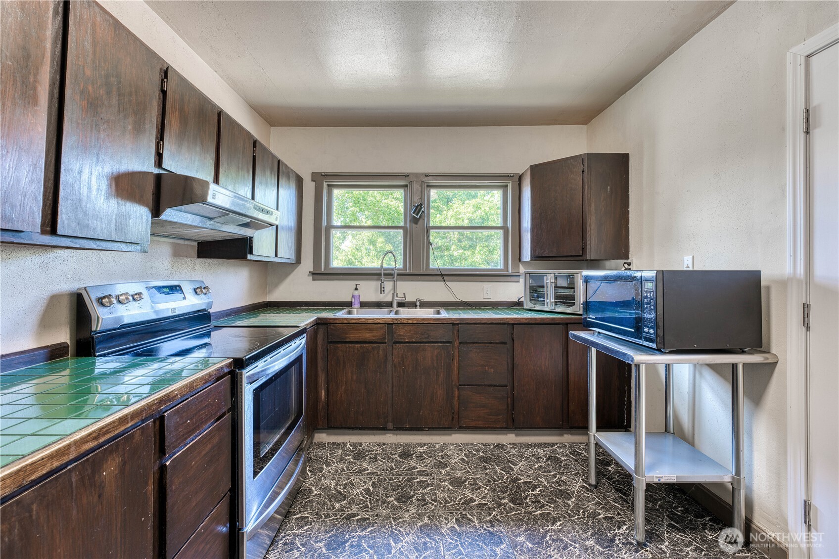 2150 N Callow Avenue Property Photo 10