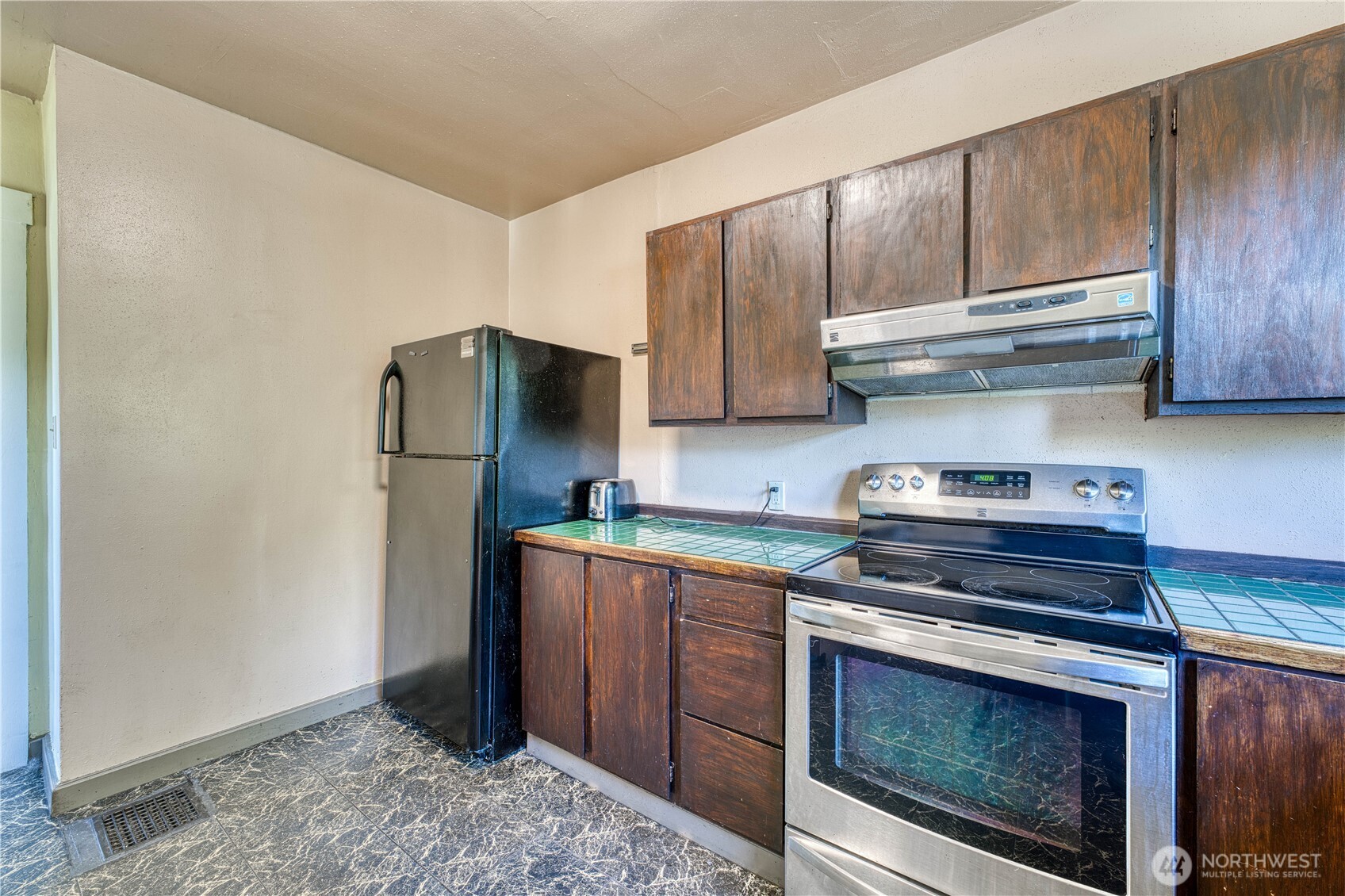 2150 N Callow Avenue Property Photo 12