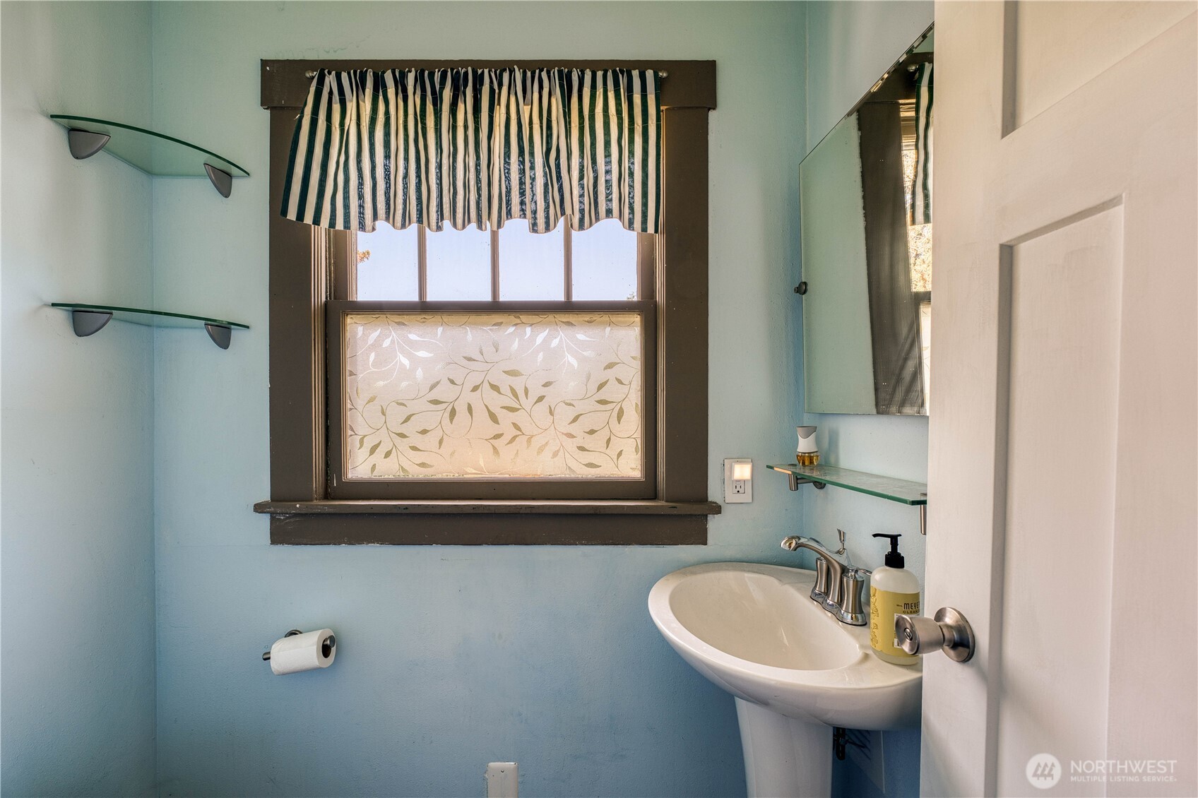 2150 N Callow Avenue Property Photo 14