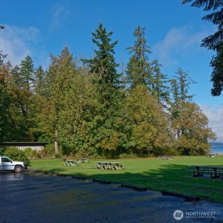 411 208th Avenue Property Photo 17