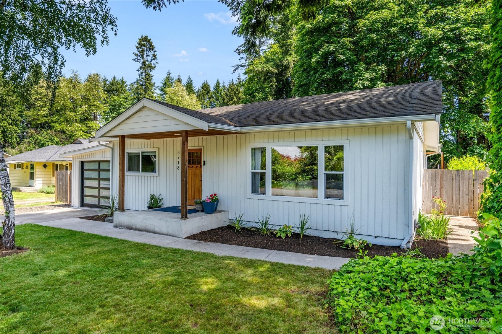 3718 Dyes Inlet Road Property Photo 1