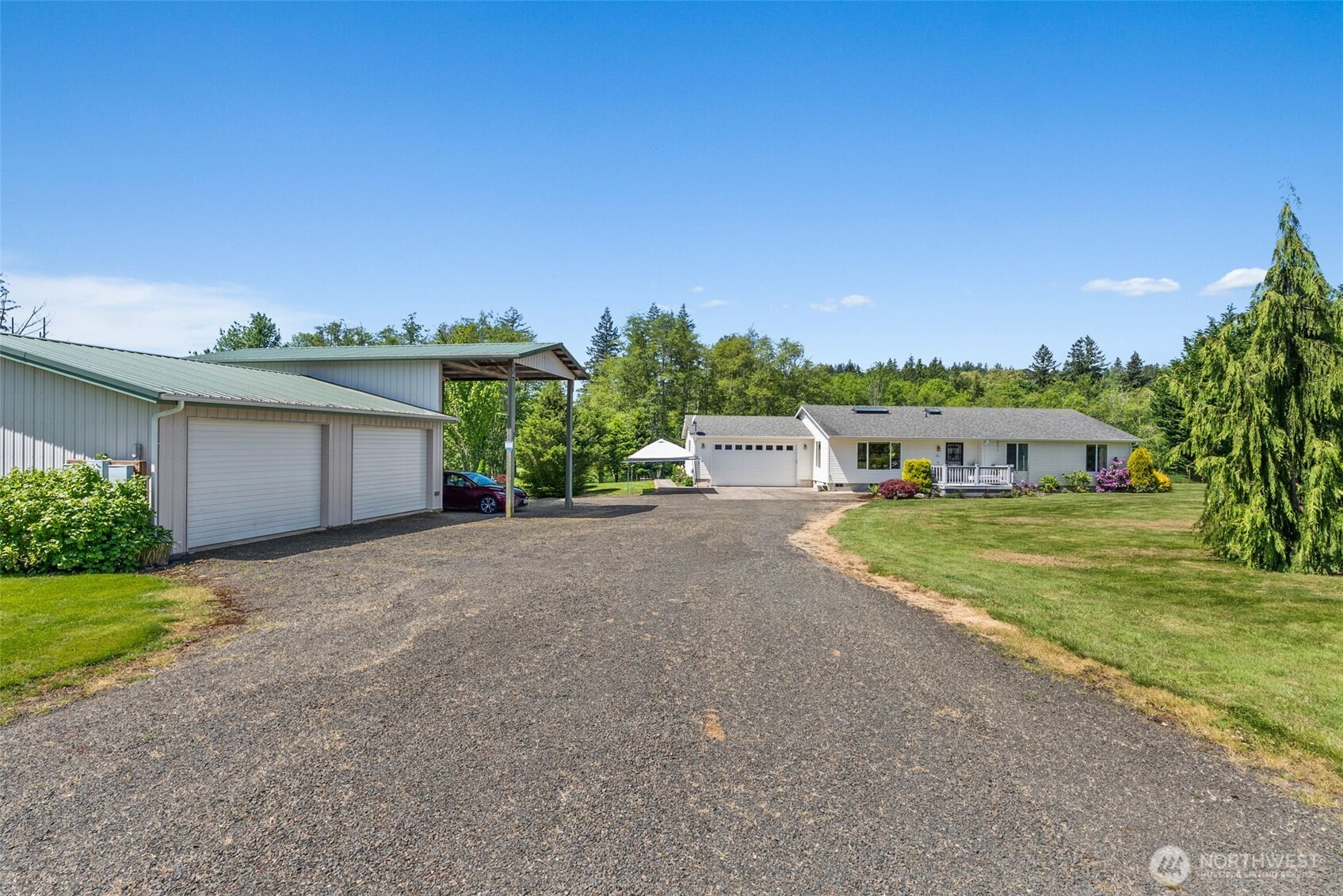 401 Huntting Road Property Photo 3