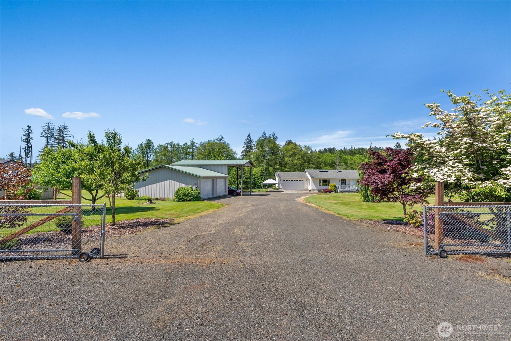 401 Huntting Road Property Photo 4