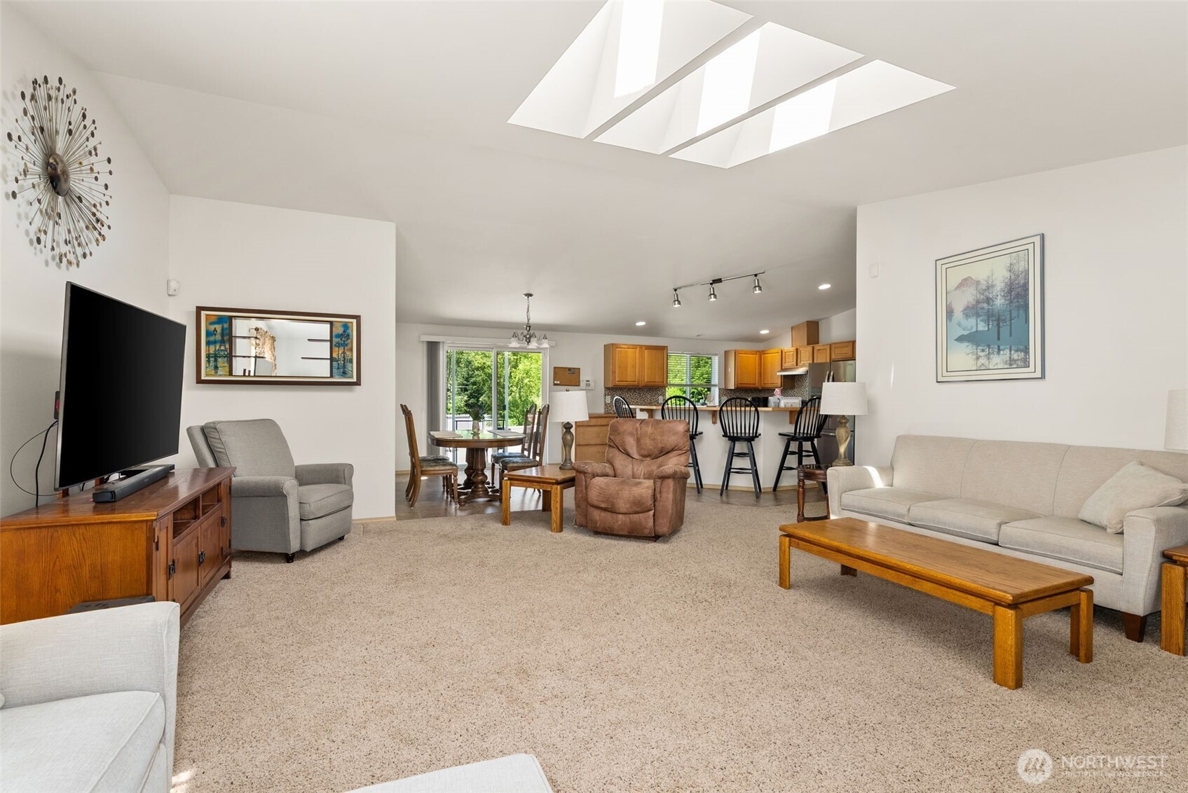 401 Huntting Road Property Photo 8