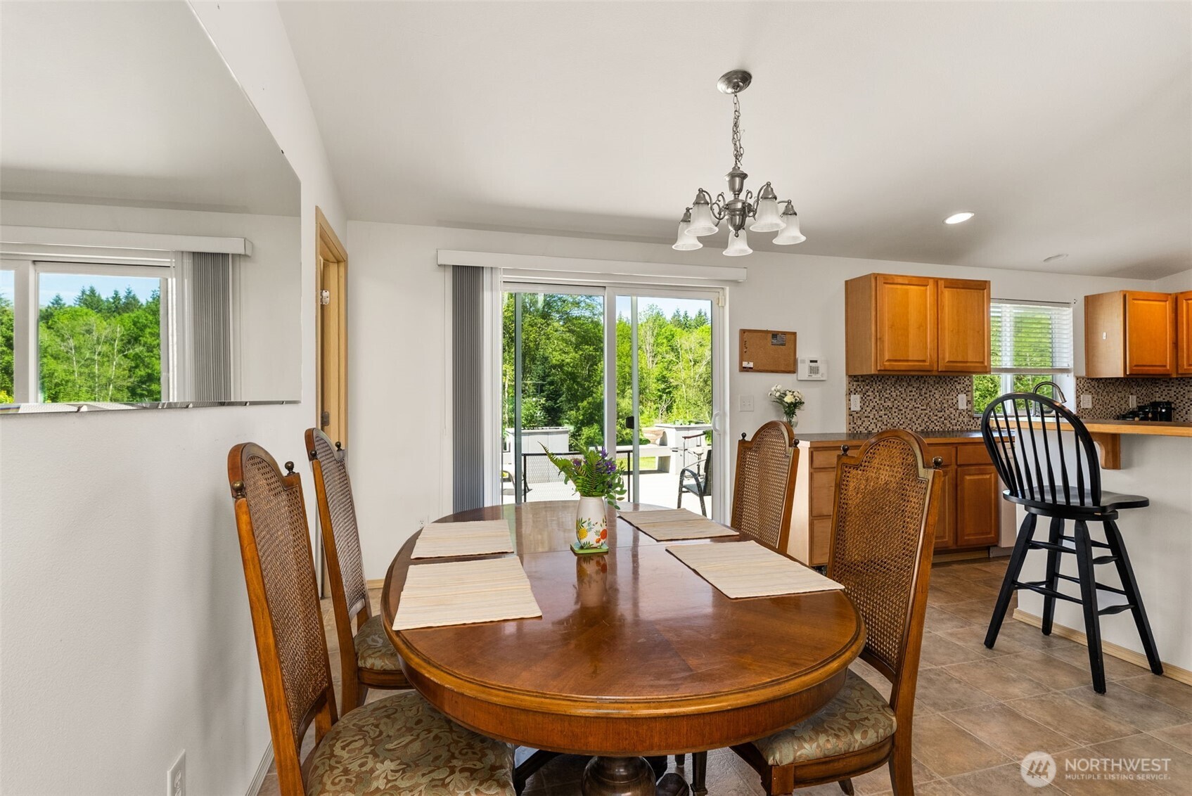 401 Huntting Road Property Photo 13
