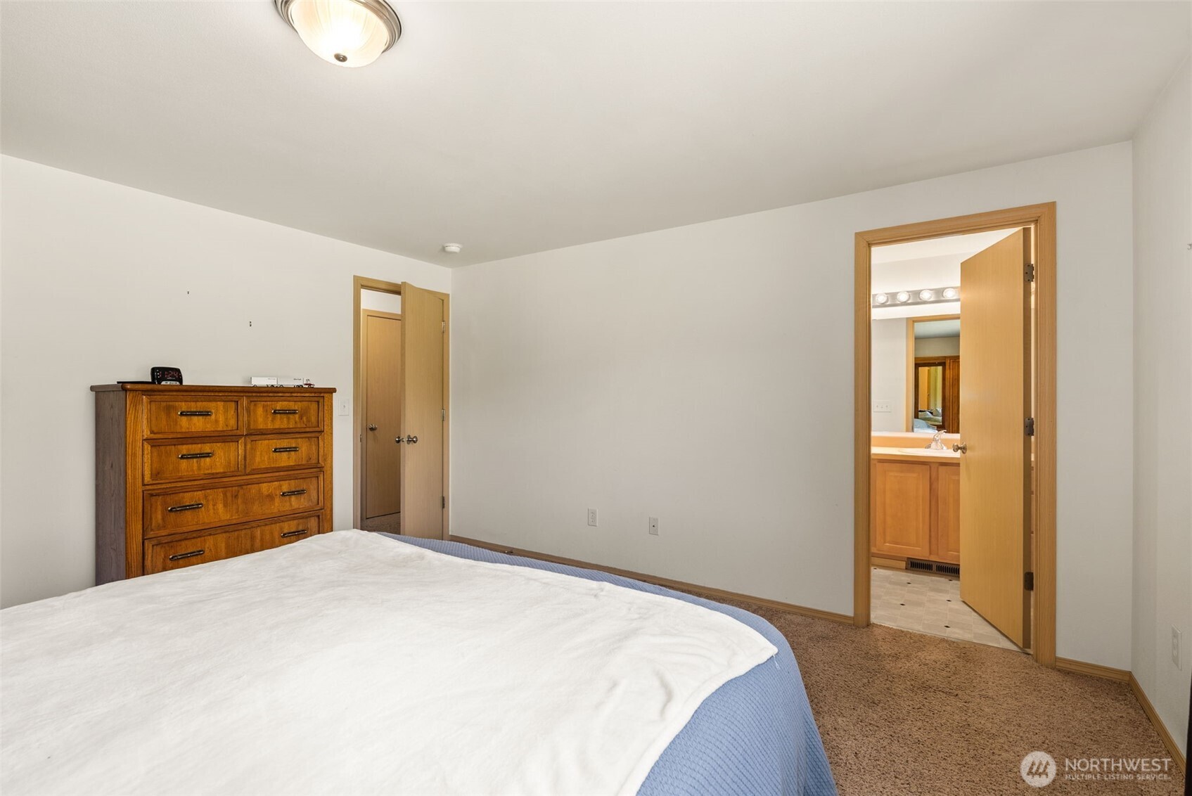 401 Huntting Road Property Photo 17