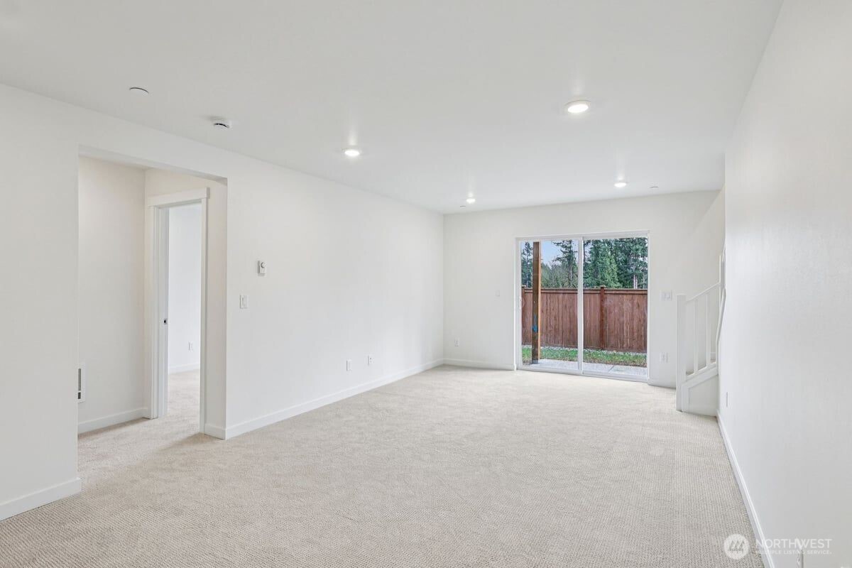 1443 121st Avenue Mb 08 Property Photo 9